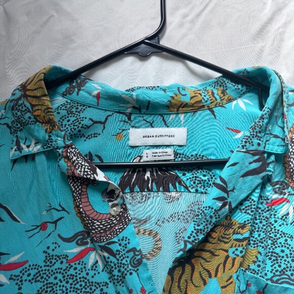 Turquoise Unisex Tiger and Dragon Printed Collared Button Down - Size Large - Picture 2 of 4